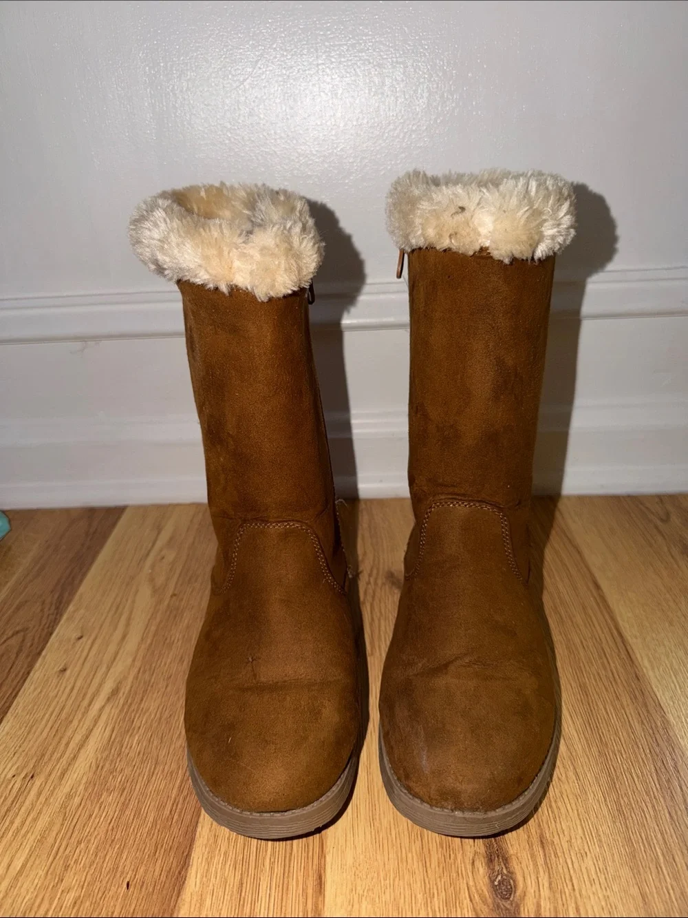 Cat & Jack Brown Faux-Suede Kids Boots with Cream Faux-Fur Cuff size 5